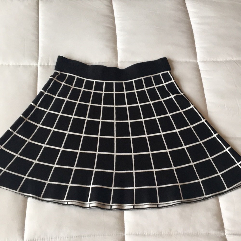 FOREVER 21 || Black and white printed skirt
